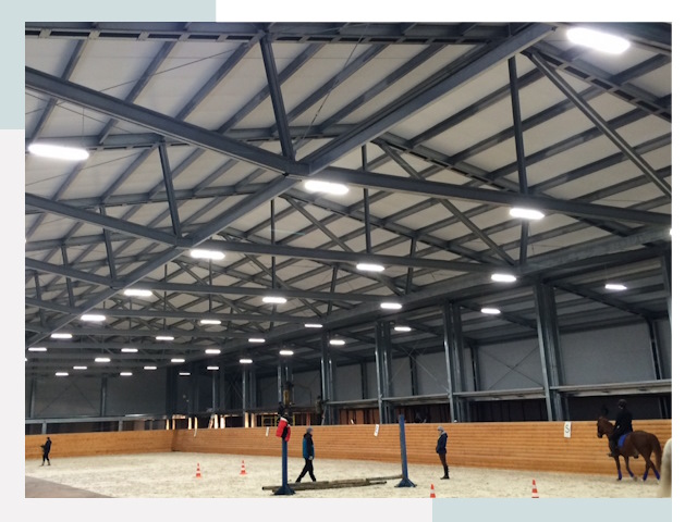 Строительство конных манежей от 611 руб в Великий Устюг