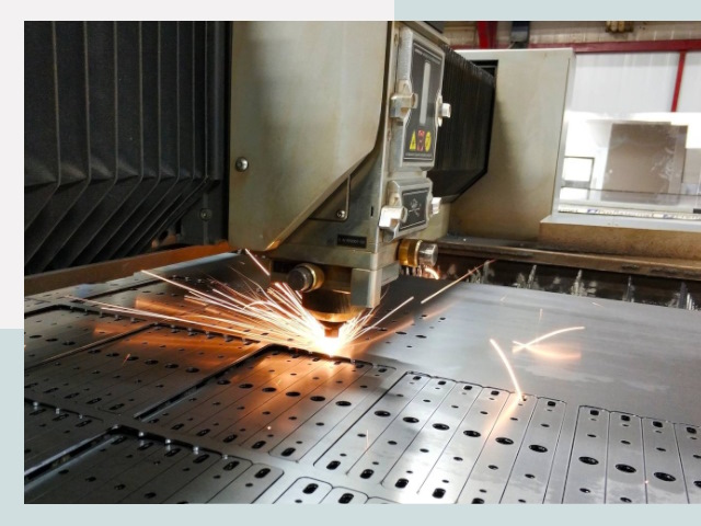 Лазерная резка металла в Великом Устюге от 611 руб.